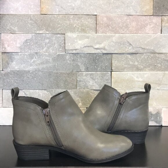 American Rag Womens Cadee Solid Ankle Booties - Picture 3 of 4